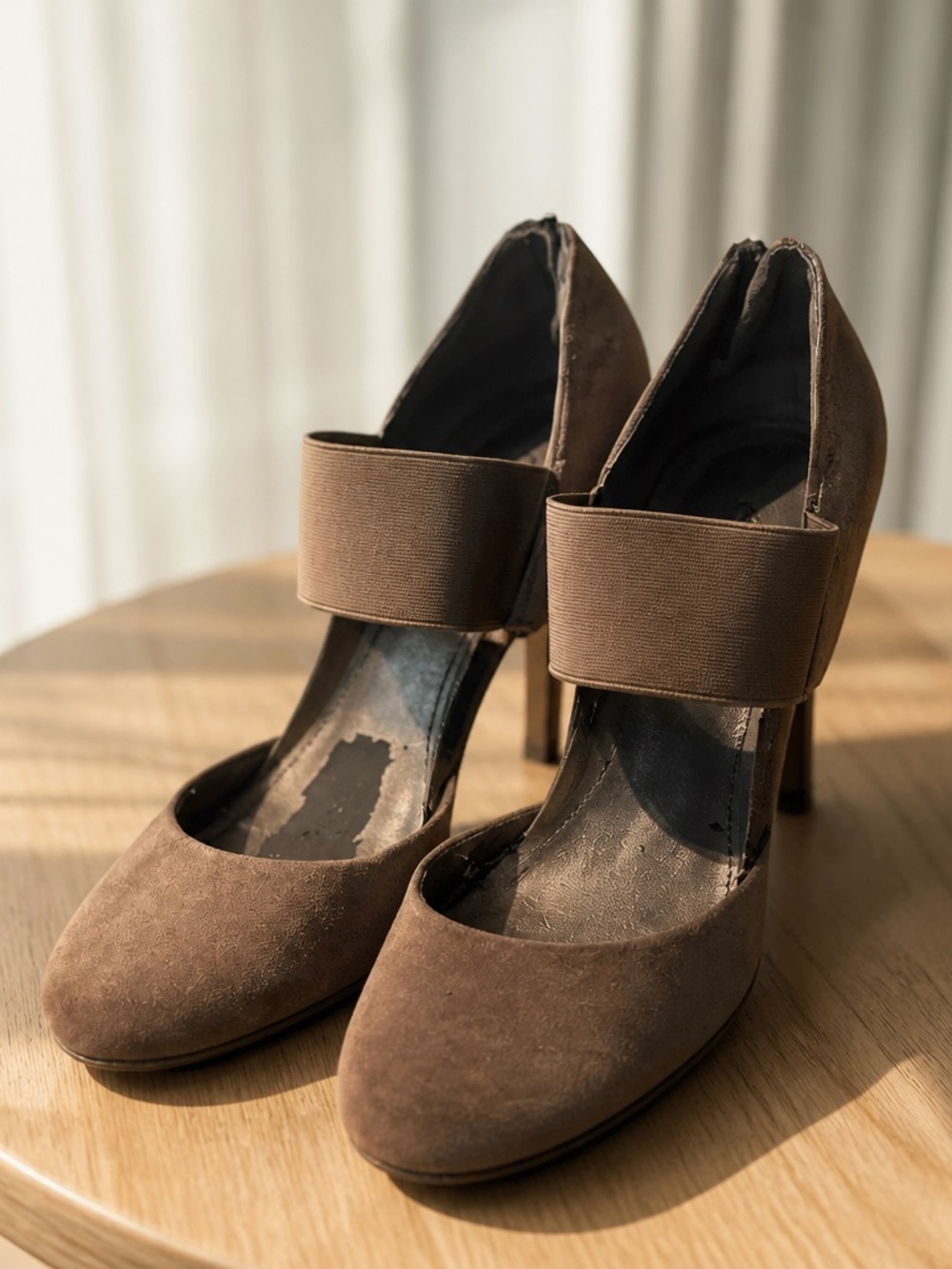 Kenneth Cole Reaction Leather/ Suede Wedges (Cosmetic Peeling) Like New 8.5